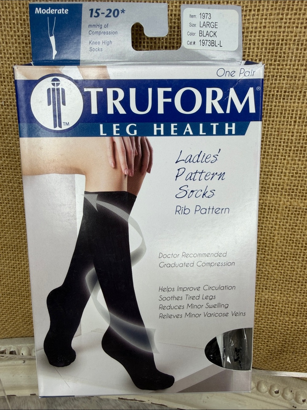 TRUFORM Ladies' Pattern Knee High Socks in Black